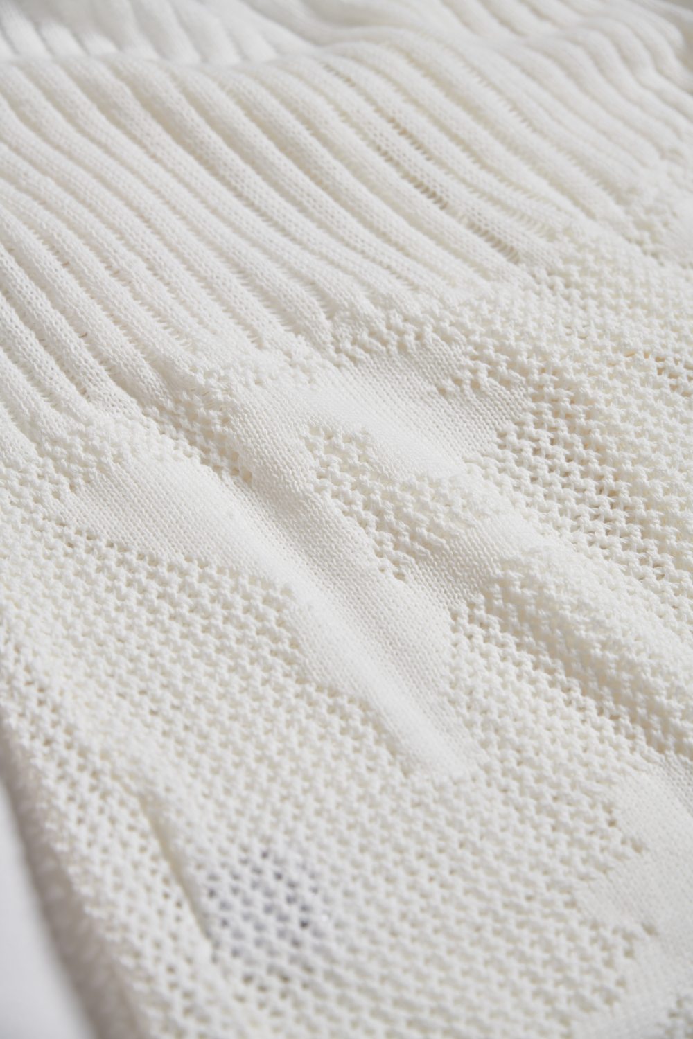 簍空繡花勾針背心-杏