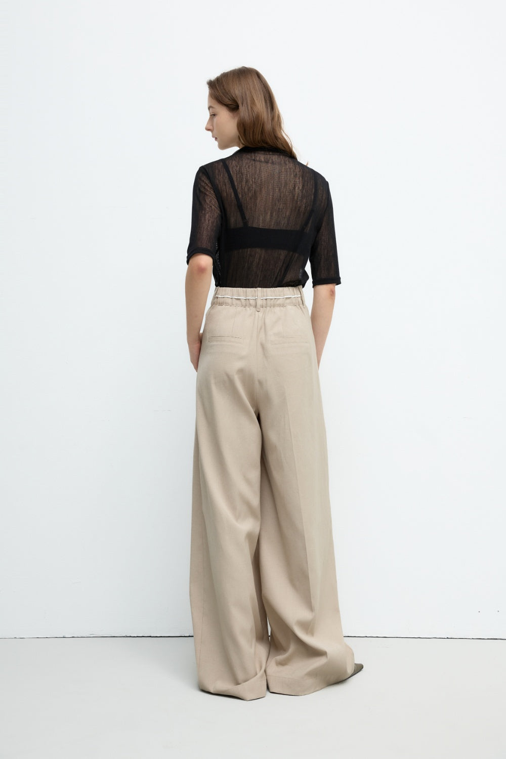 【現折100】透肌小高領五分袖上衣-白+黑