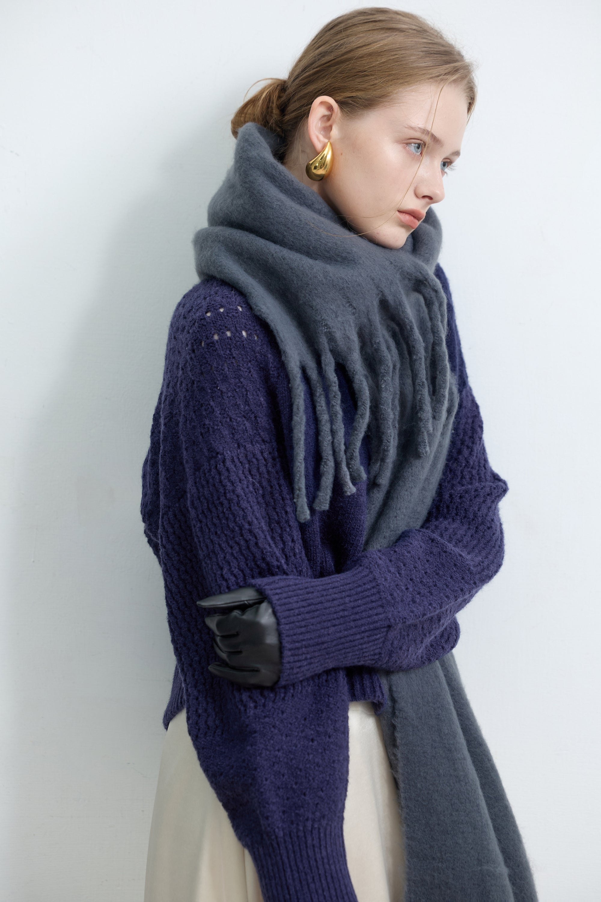 2WAY兩面穿立體織紋圓領毛衣上衣-藍色