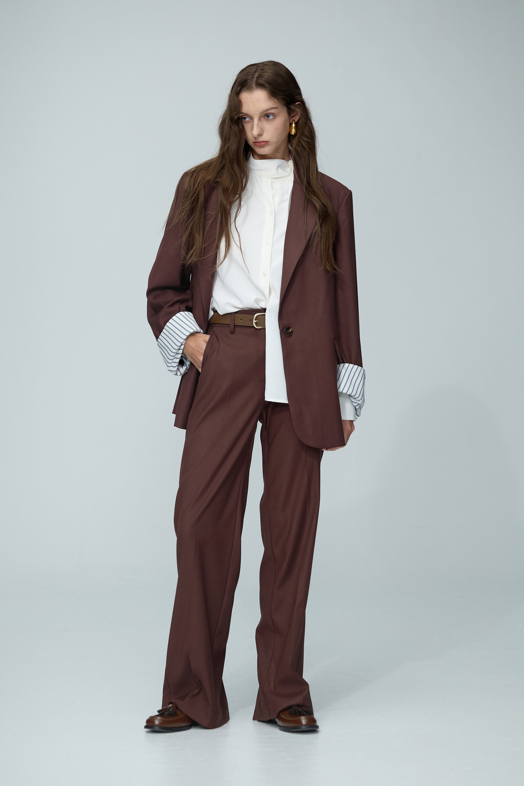 墊肩挺版反折袖西裝外套-酒紅