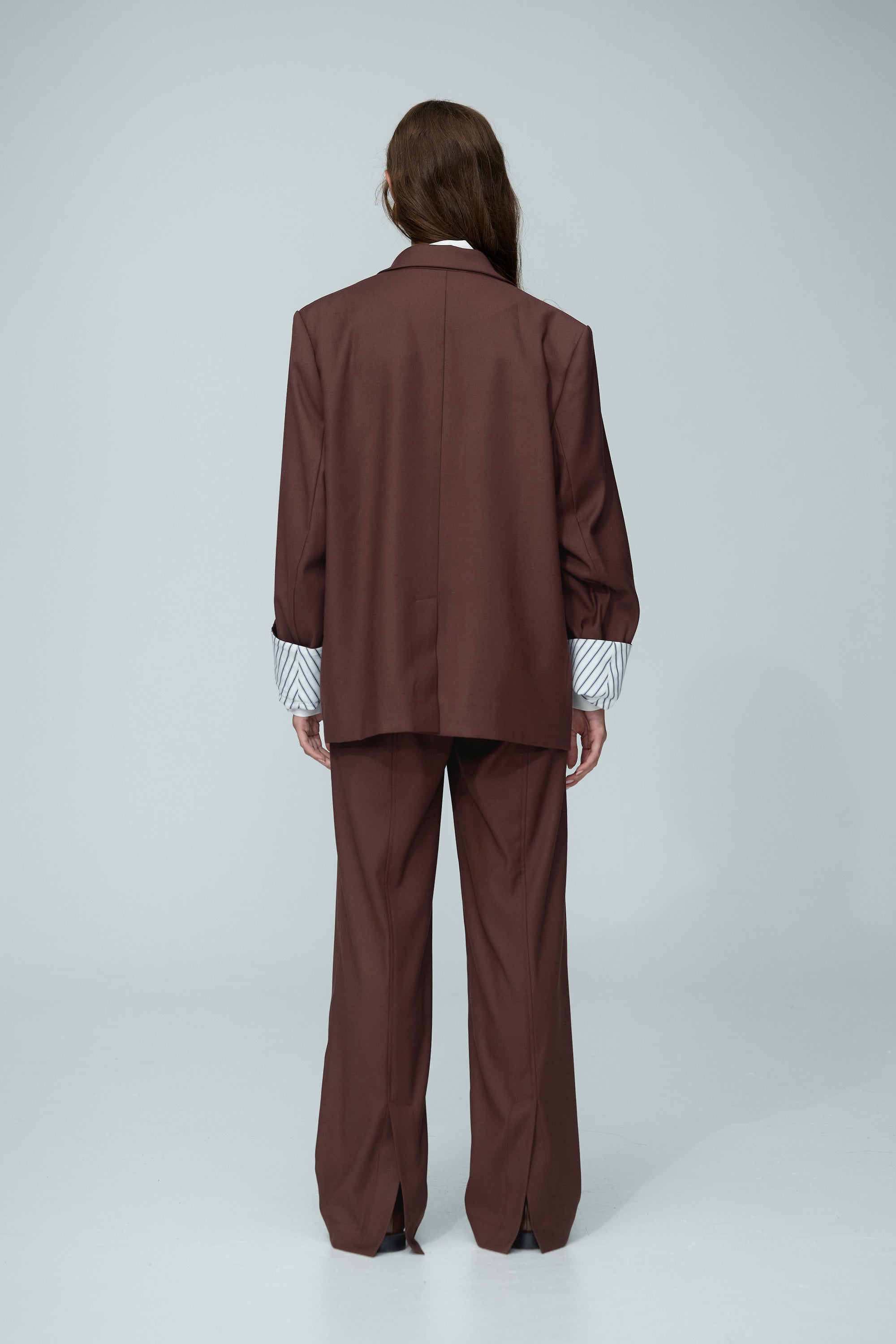 墊肩挺版反折袖西裝外套-酒紅