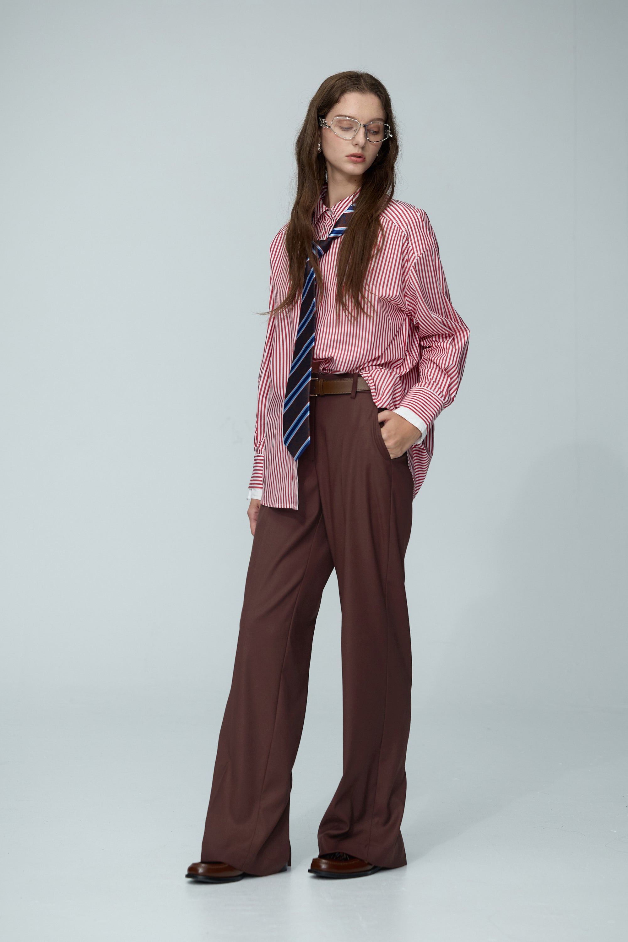 後開岔挺版直筒西裝褲-酒紅