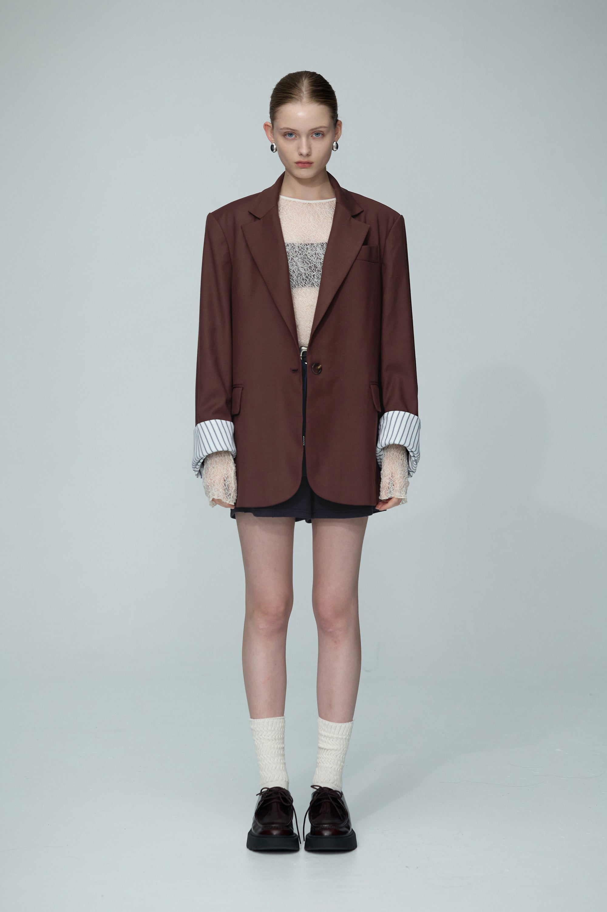 立體蕾絲紋理透肌上衣-杏