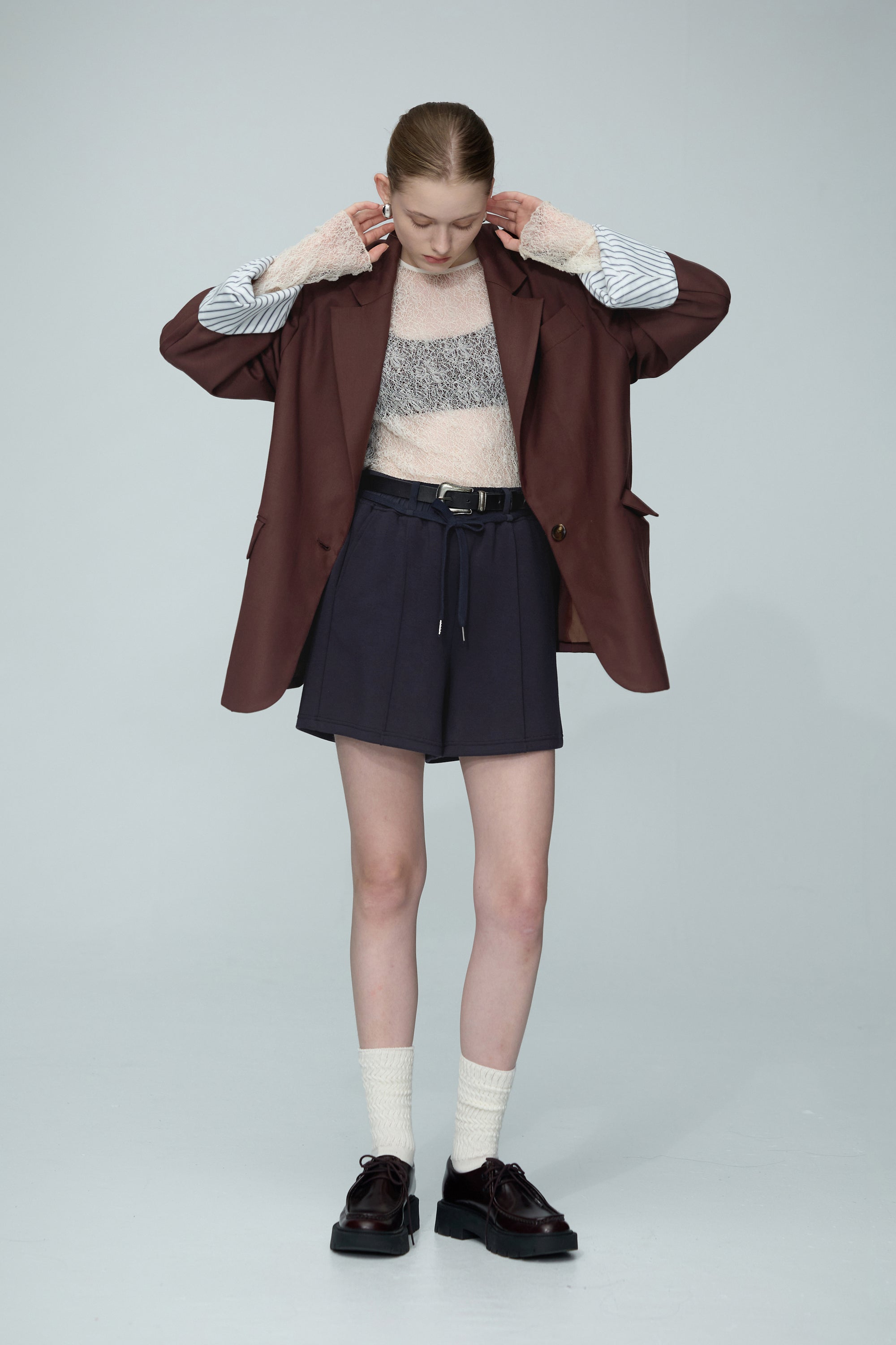 立體蕾絲紋理透肌上衣-杏