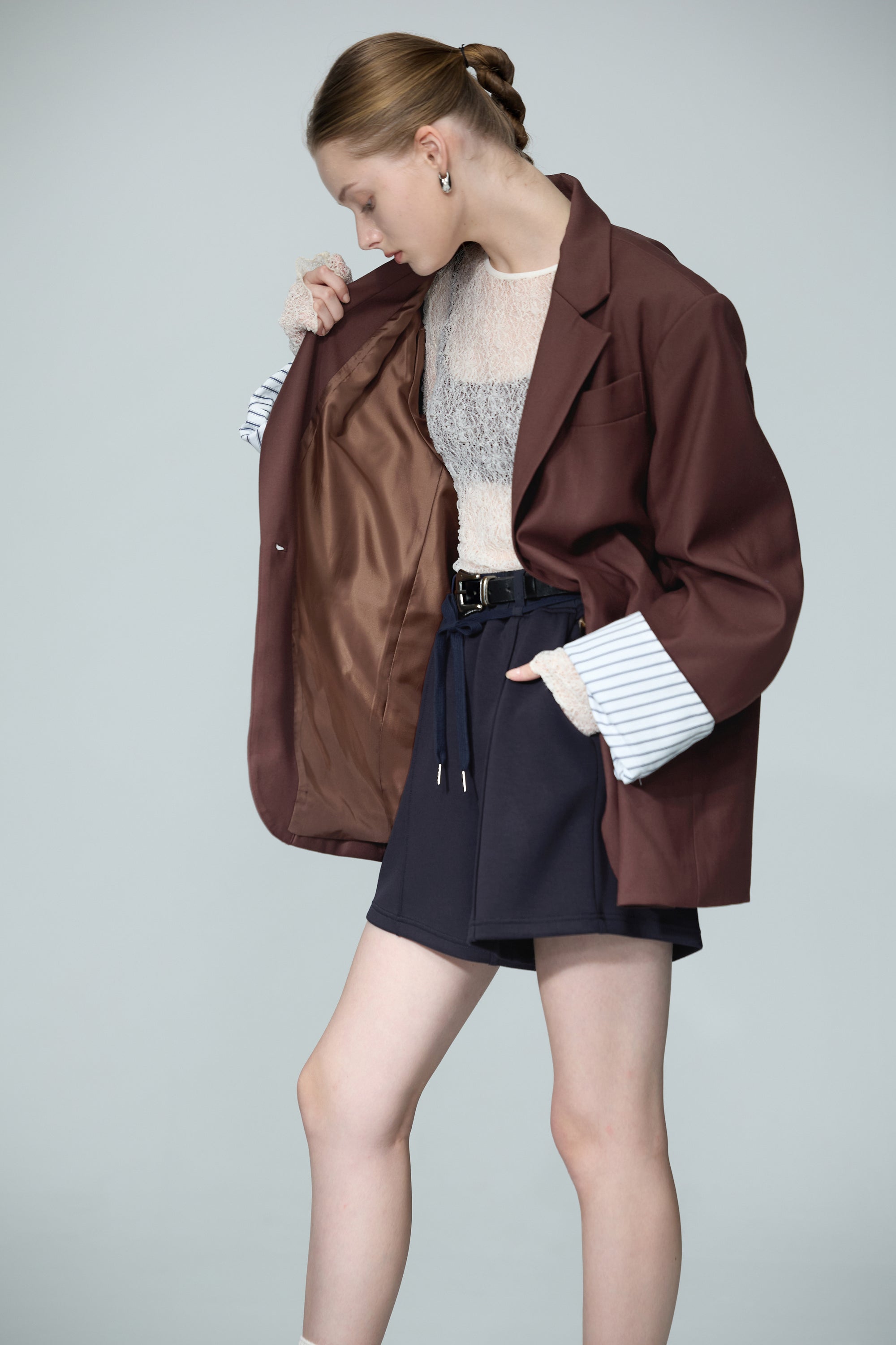 立體蕾絲紋理透肌上衣-杏