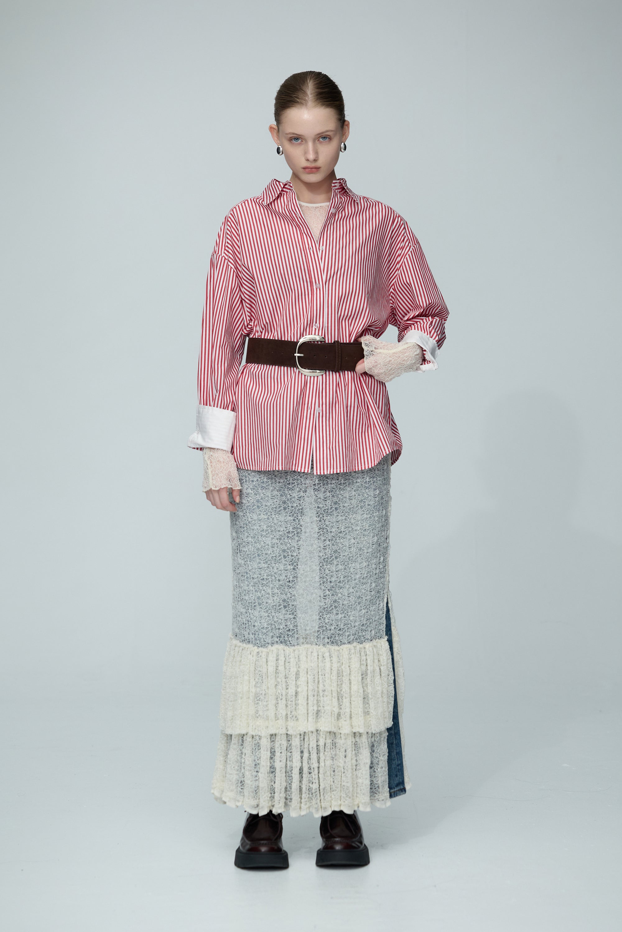 立體蕾絲紋理透肌上衣-杏