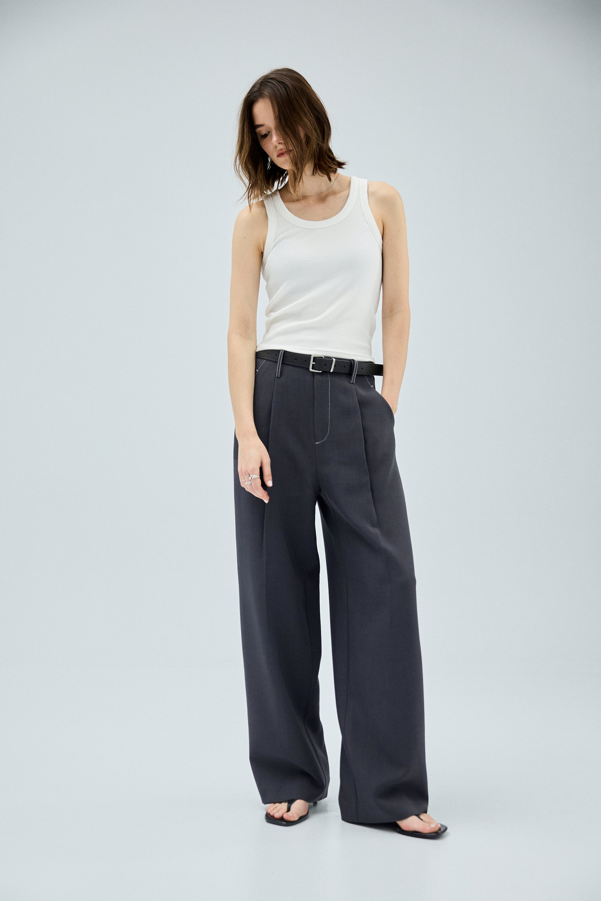 挺感配色壓線抓褶長褲-灰