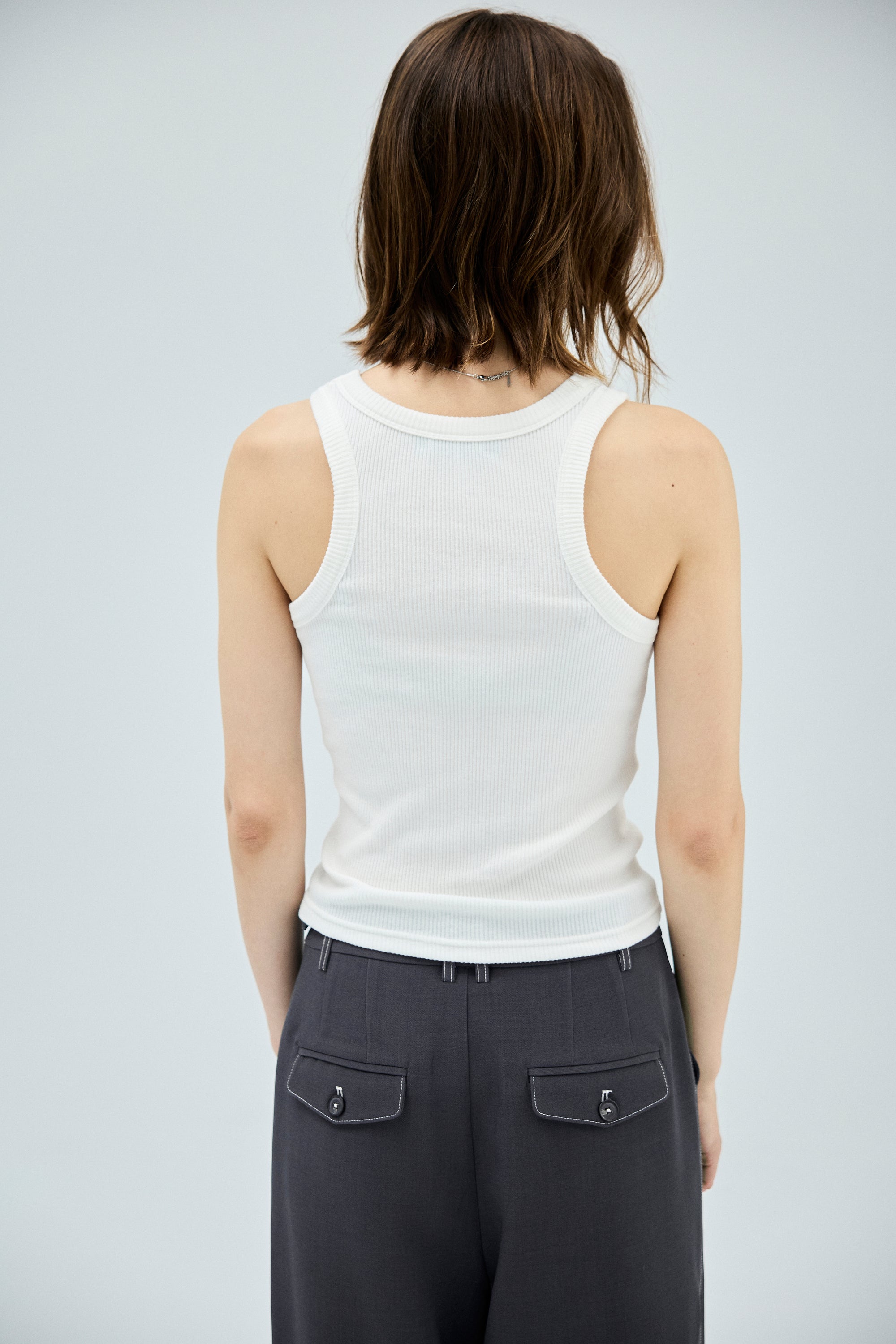 U領坑條工字背心-白