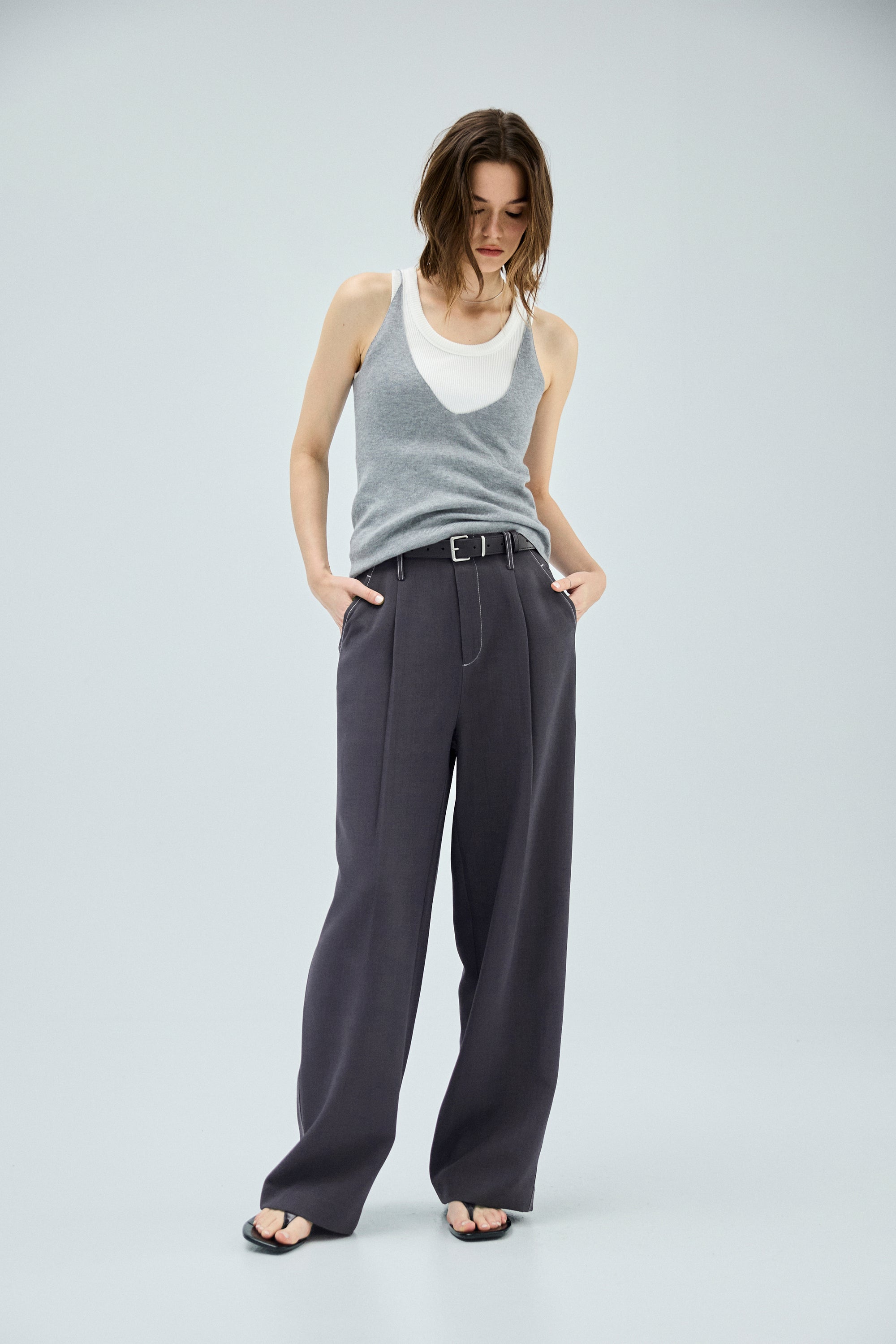 挺感配色壓線抓褶長褲-灰