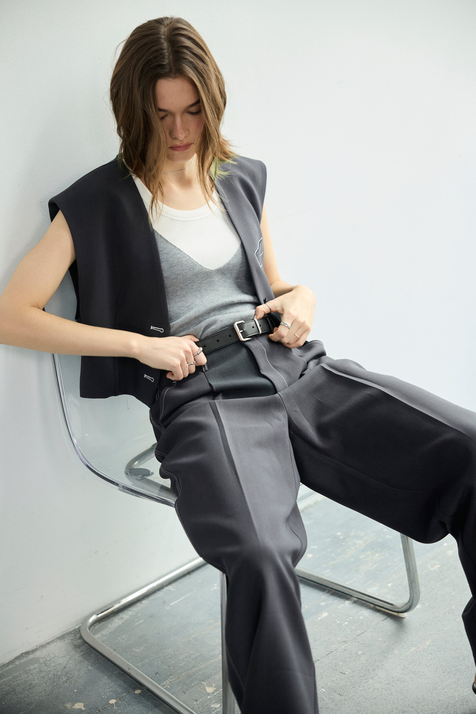 挺感配色壓線抓褶長褲-灰