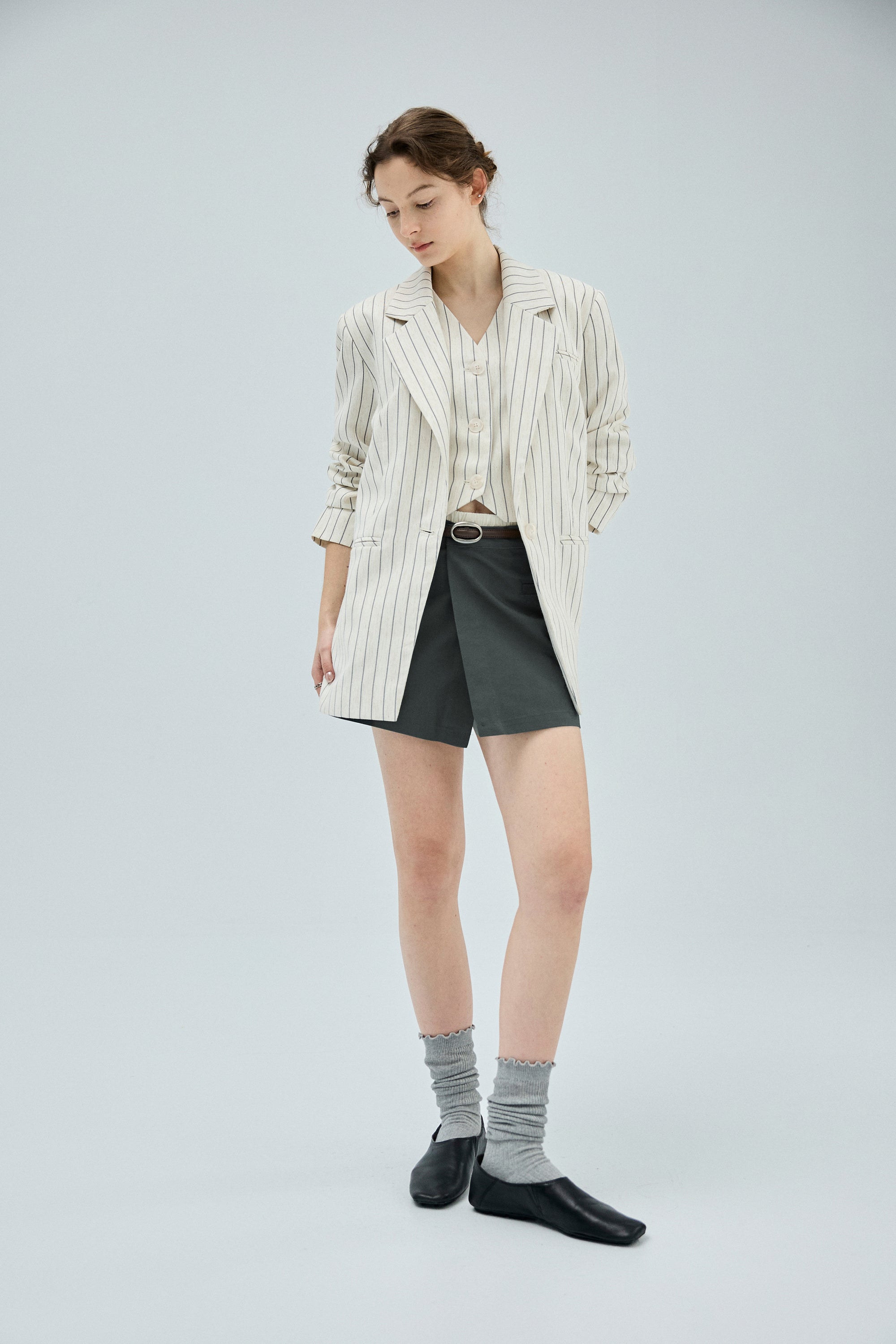 雙釦設計短裙褲(兩件式-內褲外裙)-灰