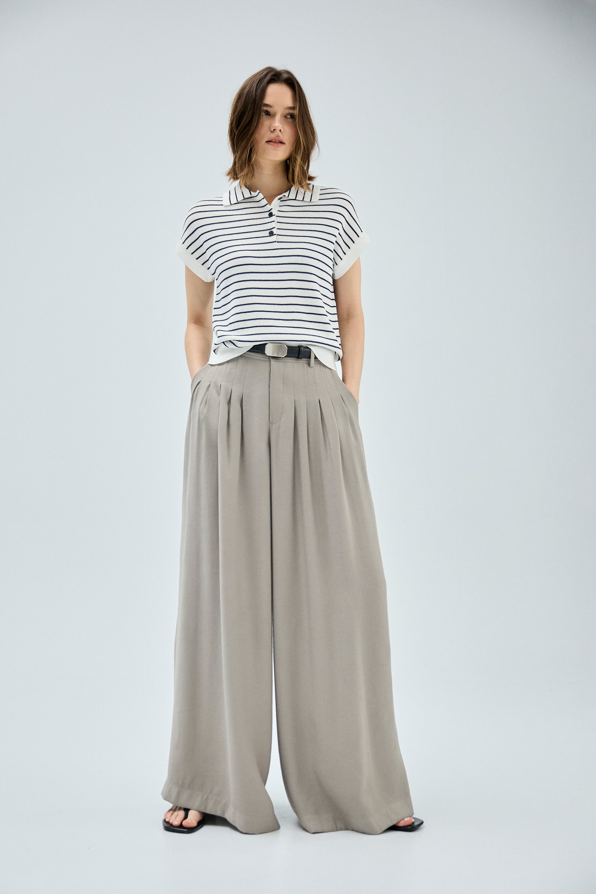 垂墜感抓褶修身西裝褲-灰