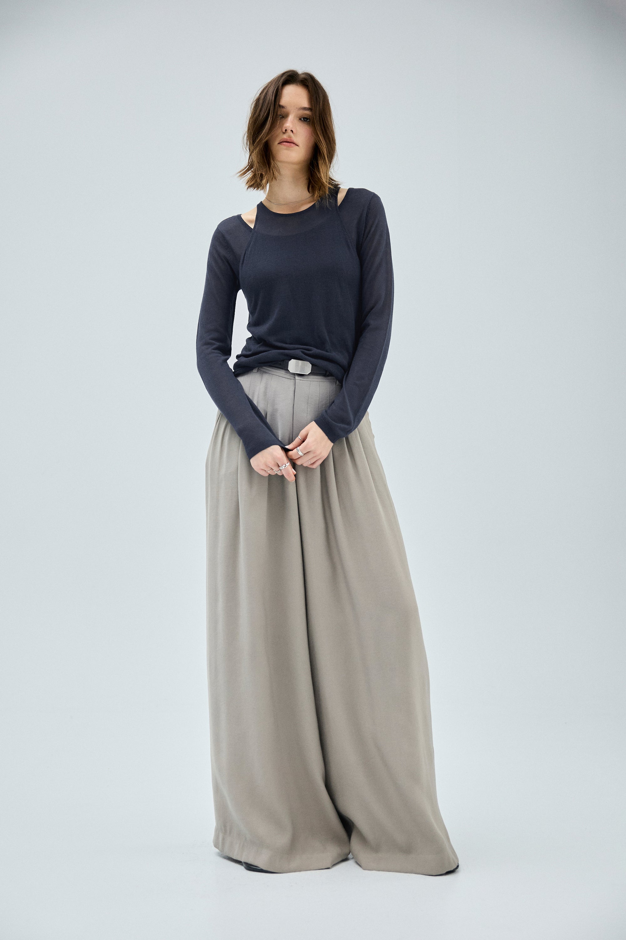 垂墜感抓褶修身西裝褲-灰