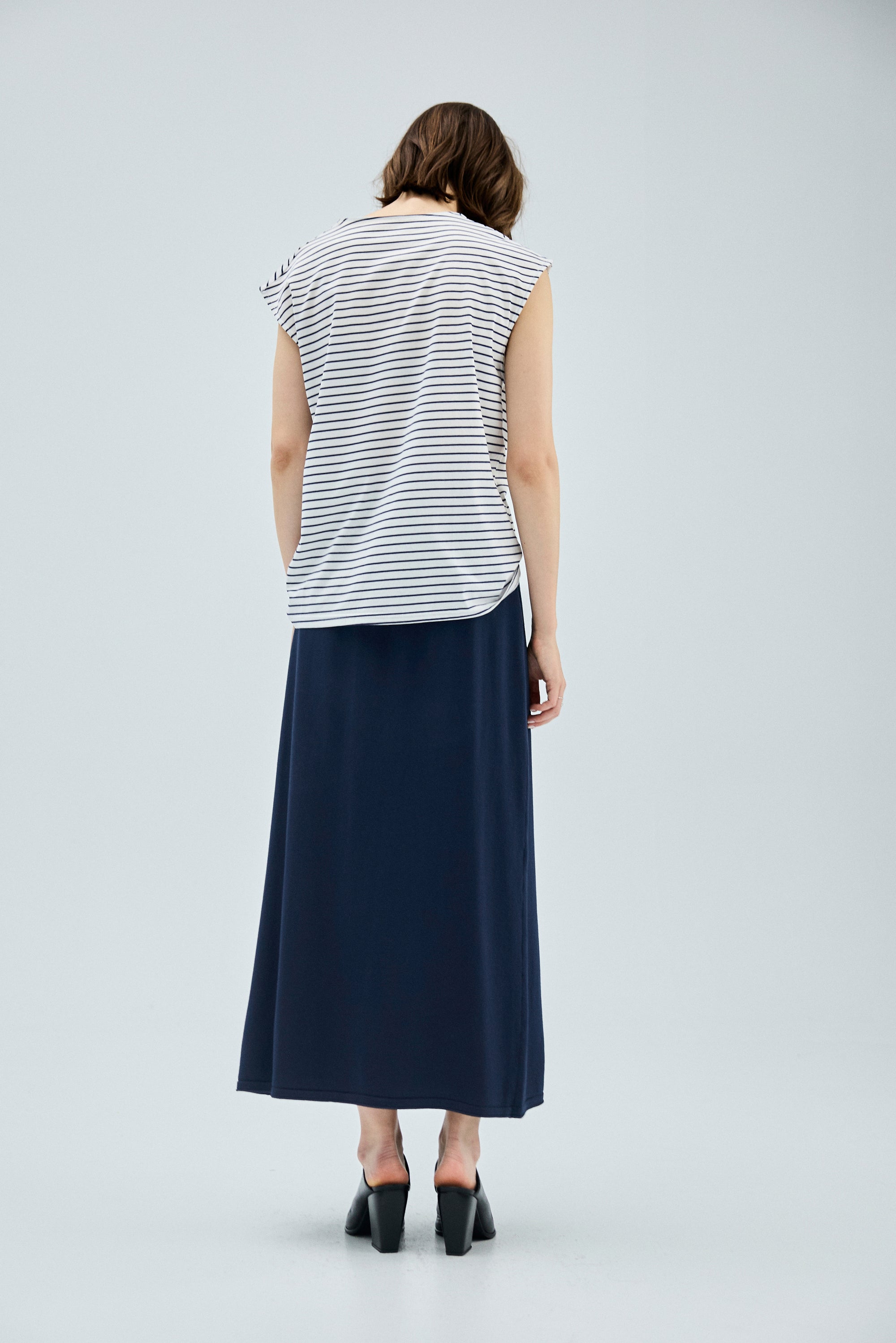 百搭捲邊裙襬針織長裙-藍色