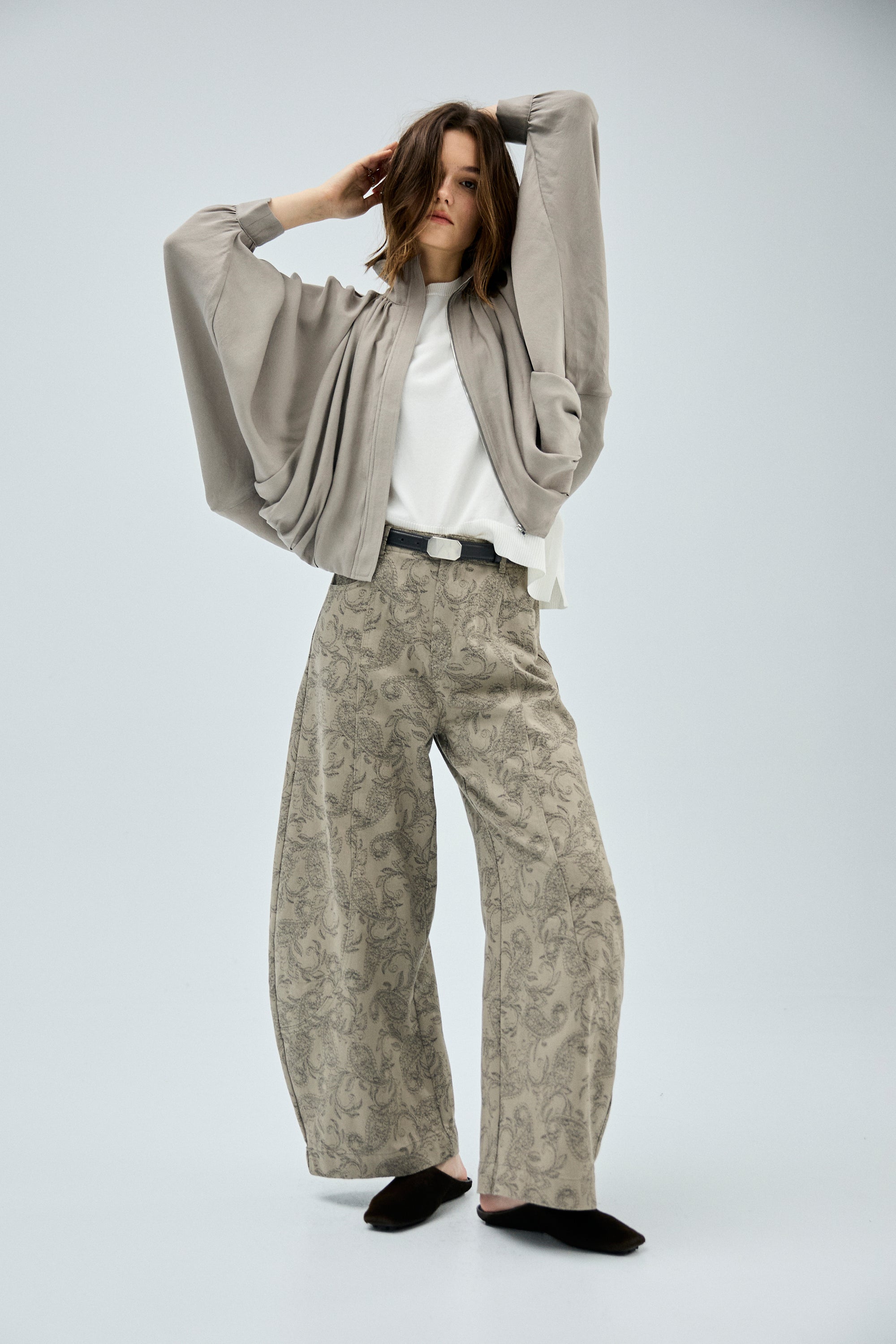 緹花立體前褶彎刀褲-咖