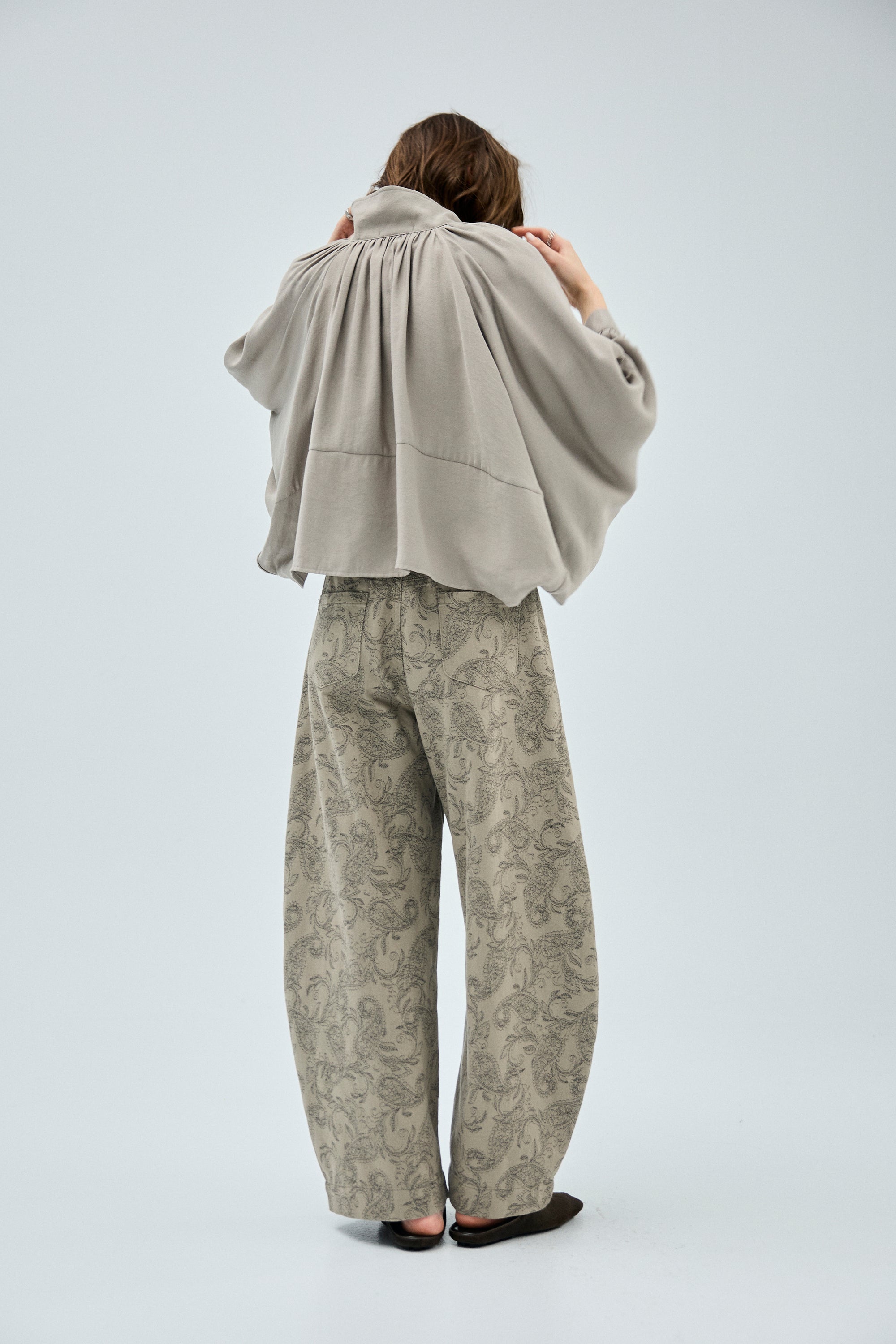 緹花立體前褶彎刀褲-咖