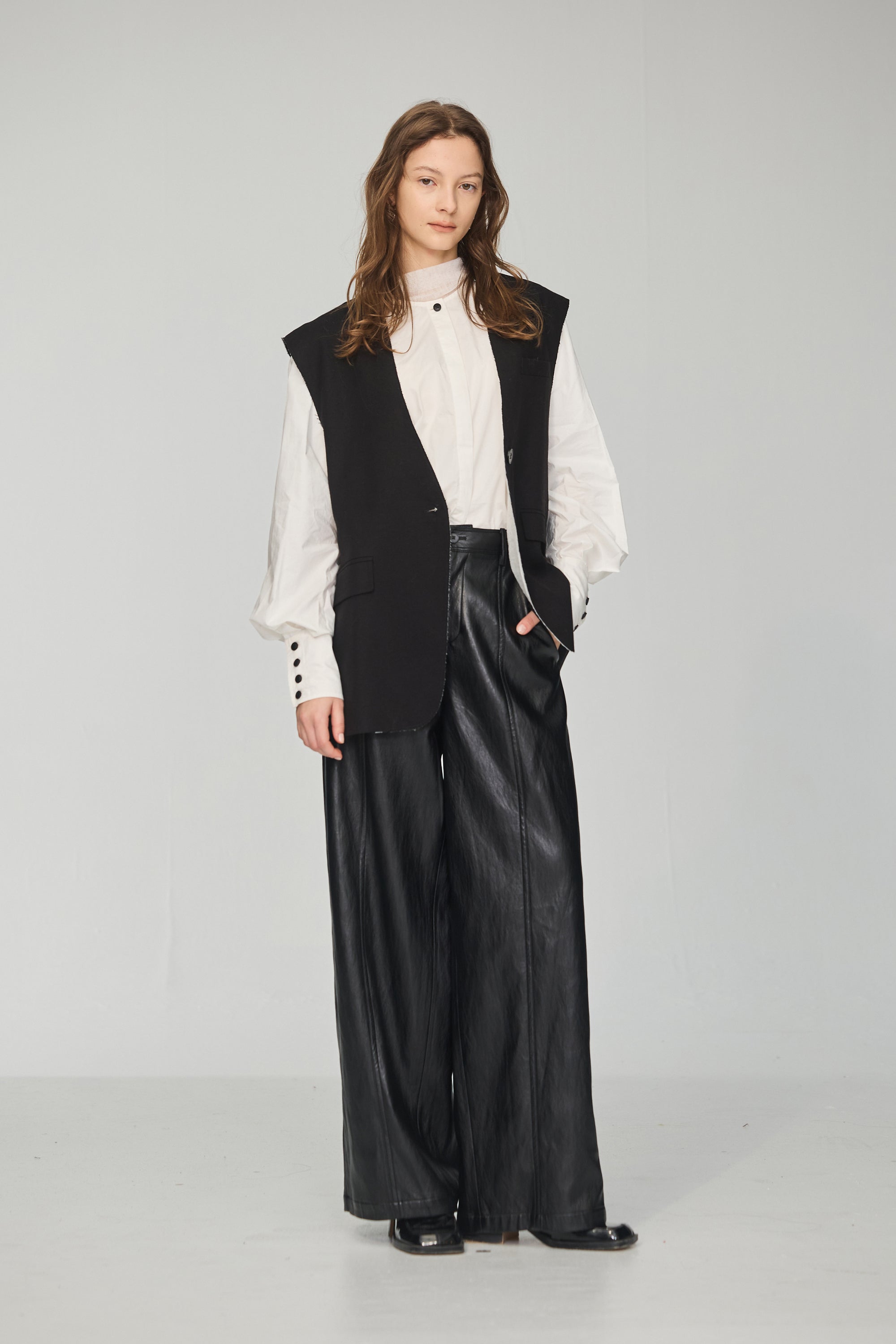 造型車線皮革長褲-黑