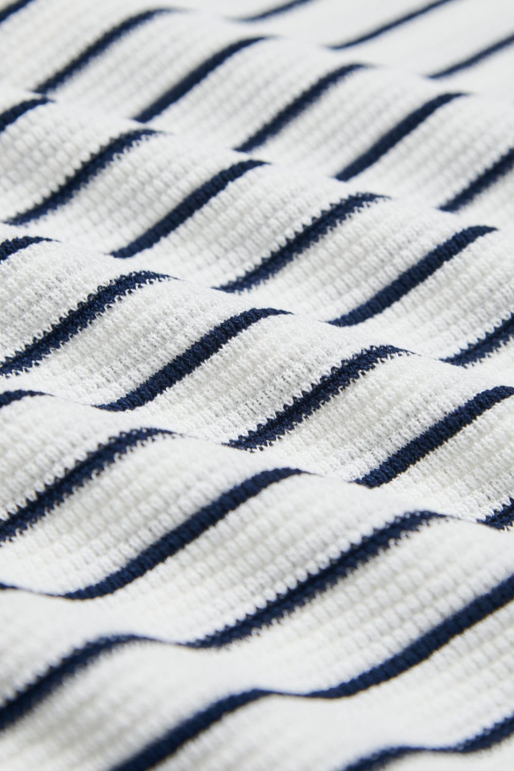 顆粒感條紋襯衫領短袖針織上衣-藍白條