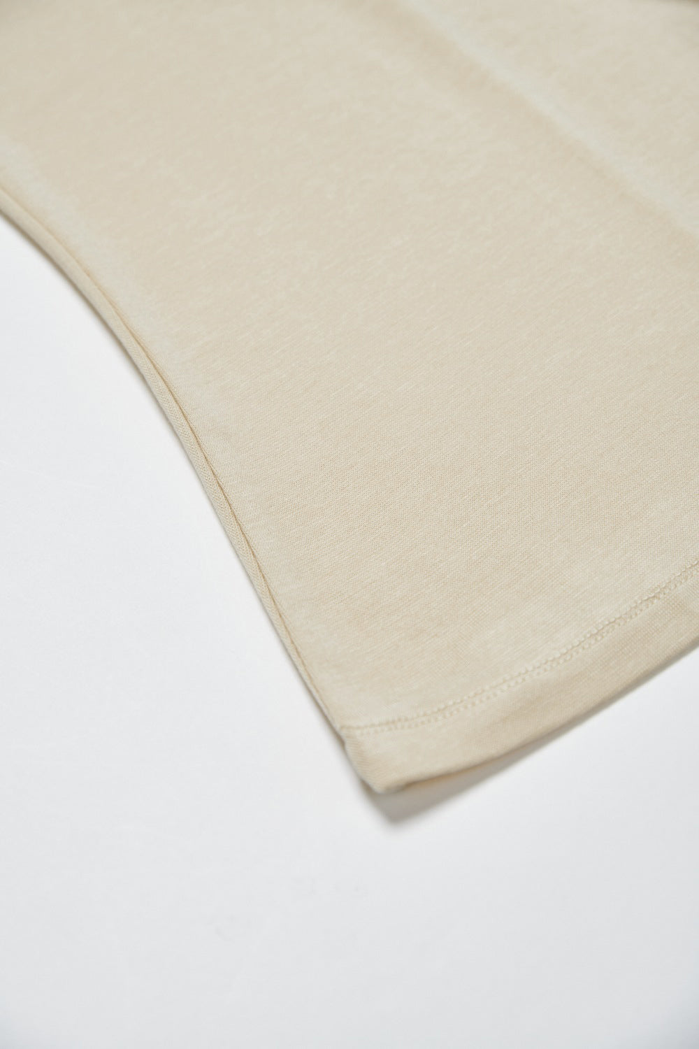 親膚透氣羊毛混紡鏤空挖背無袖上衣-卡其