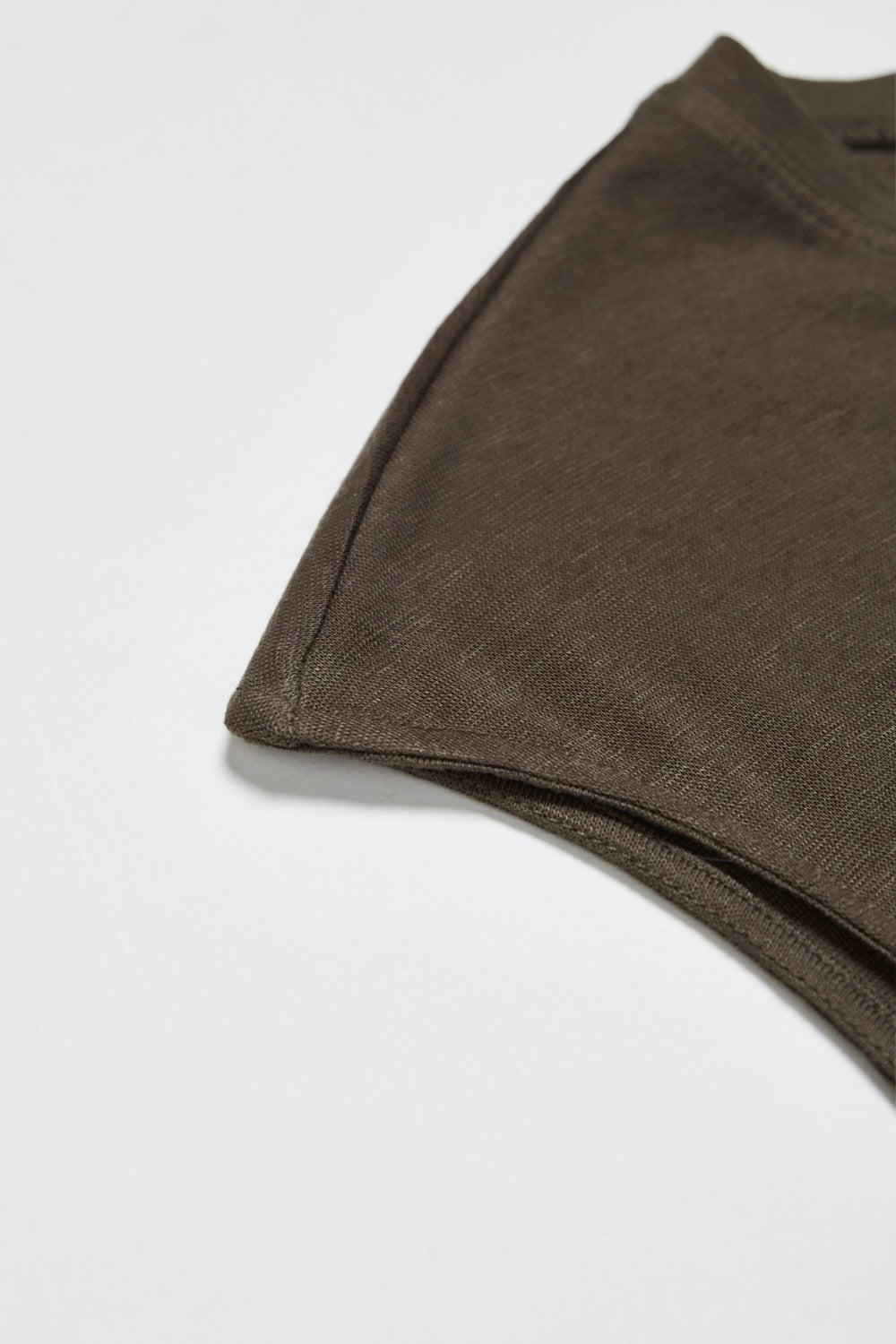 親膚透氣羊毛混紡鏤空挖背無袖上衣-灰咖