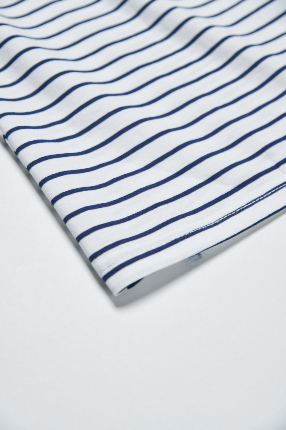 垂墜領條紋無袖上衣-藍白條