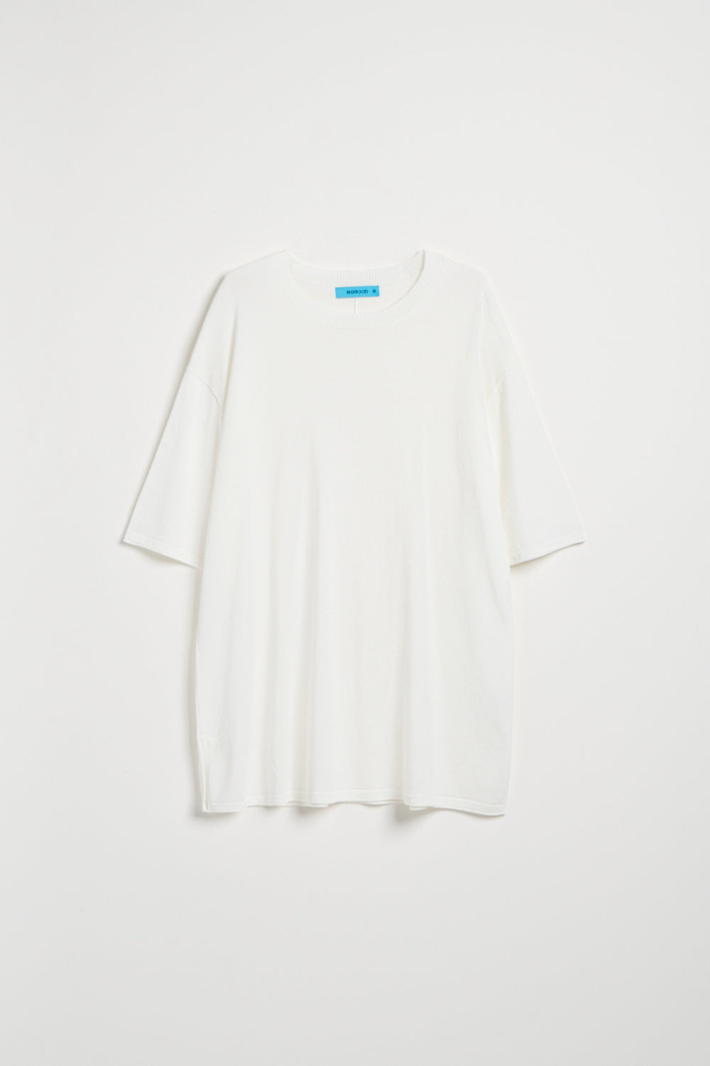 素面捲邊寬鬆長版針織五分袖上衣-白