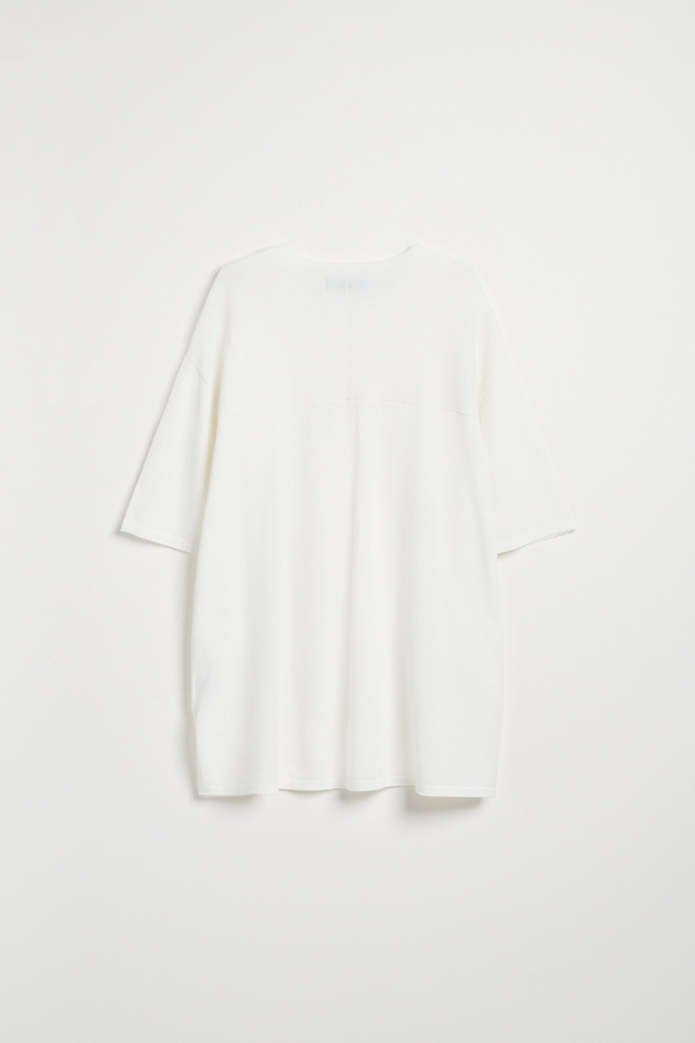 素面捲邊寬鬆長版針織五分袖上衣-白