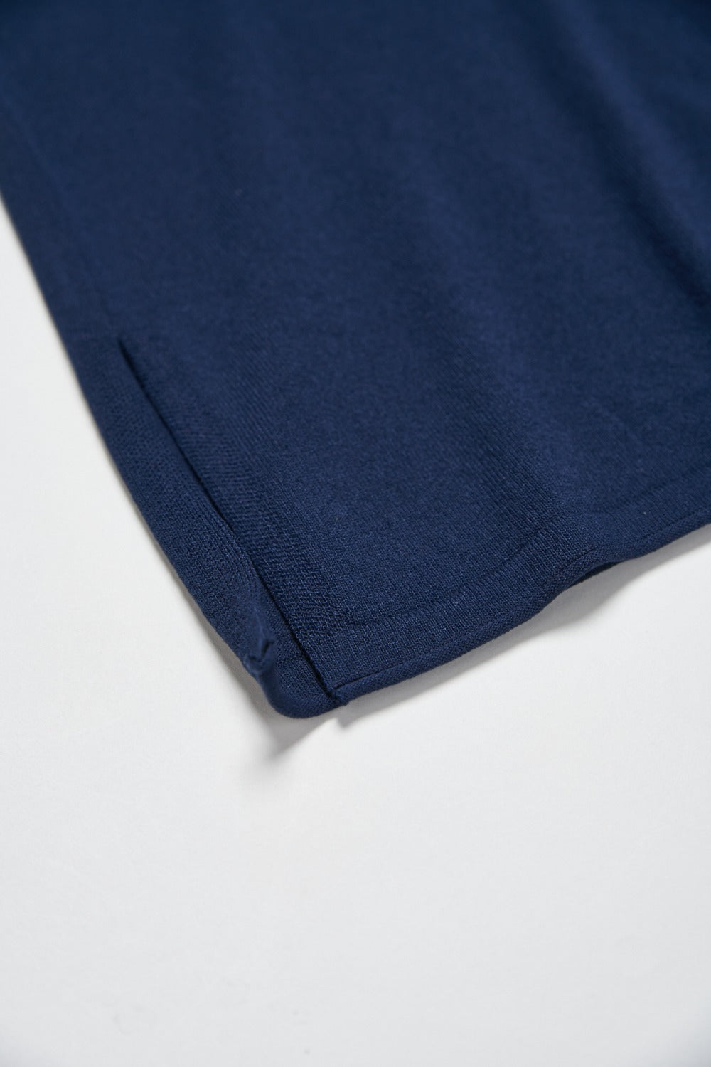 素面捲邊寬鬆長版針織五分袖上衣-藍色