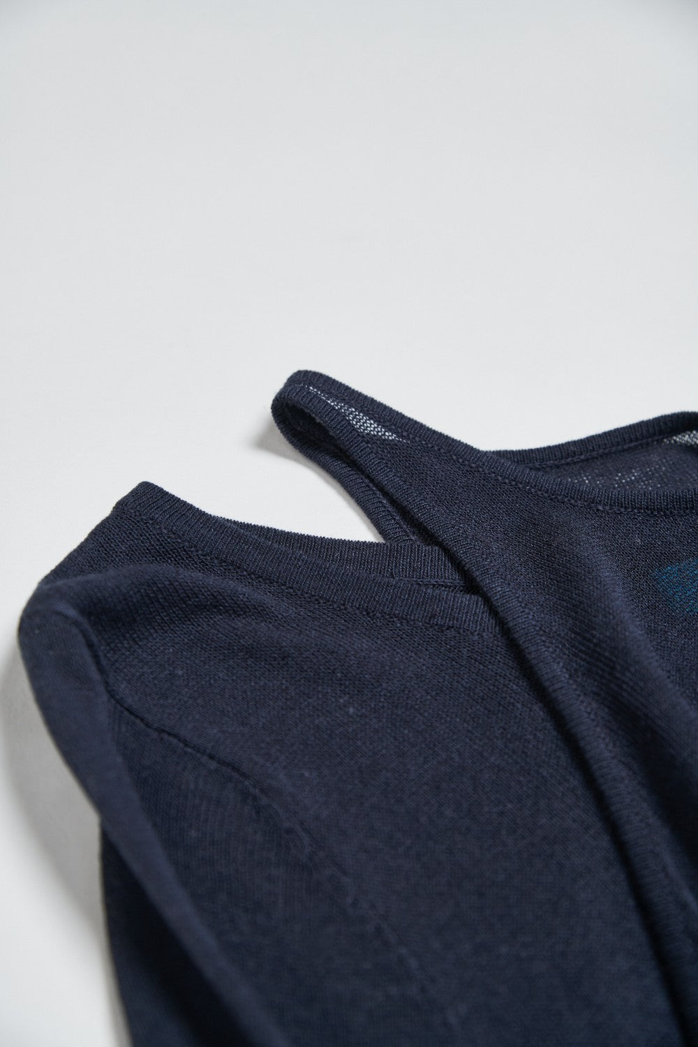 假兩件柔霧萊賽爾針織長袖上衣-藏青