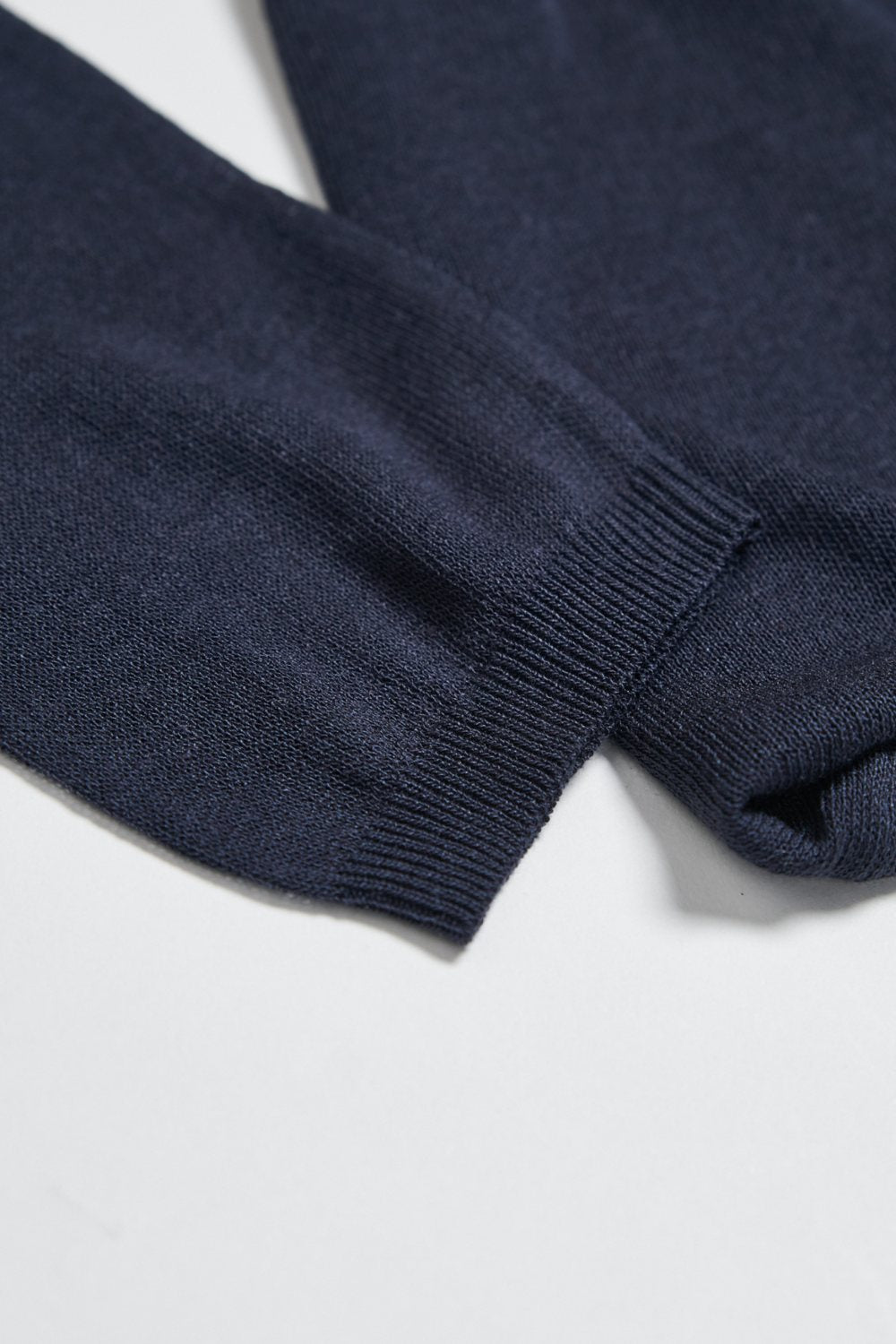 假兩件柔霧萊賽爾針織長袖上衣-藏青