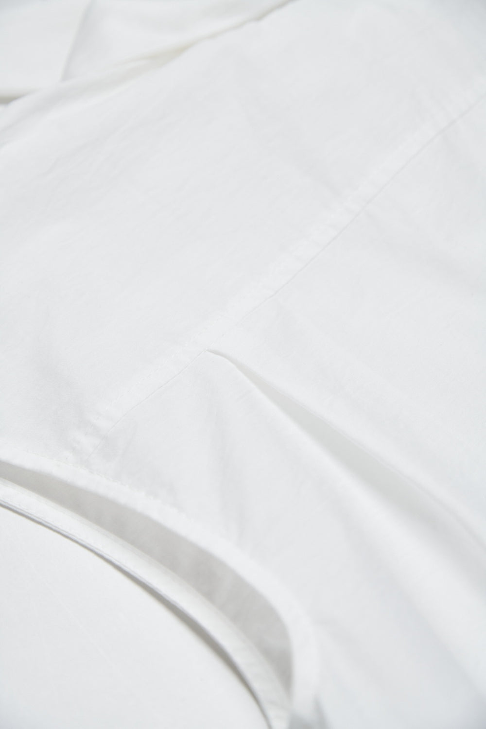 自然皺面感綁帶領長版無袖上衣-白