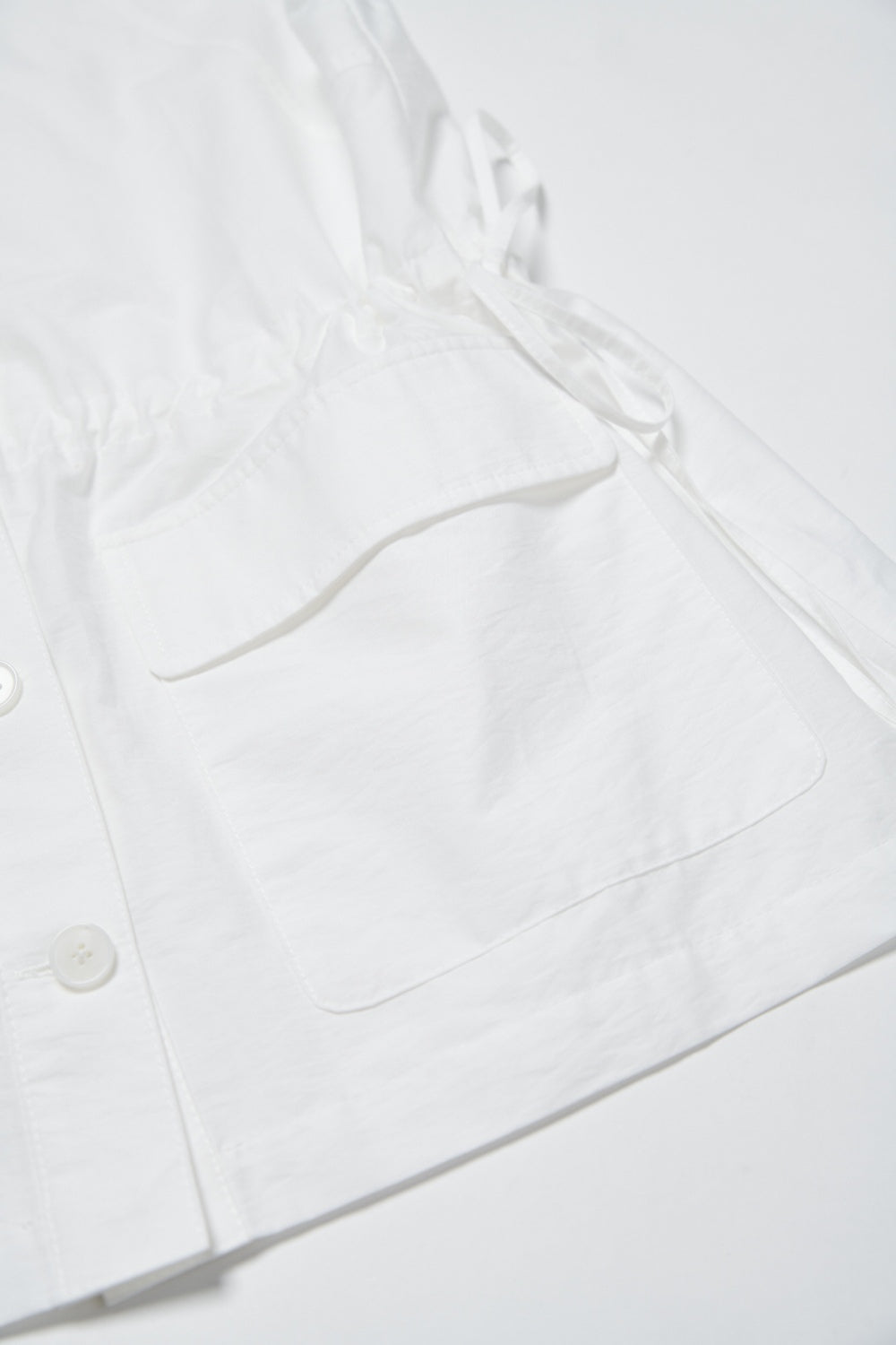 自然皺面感收腰小立領長版無袖上衣-白