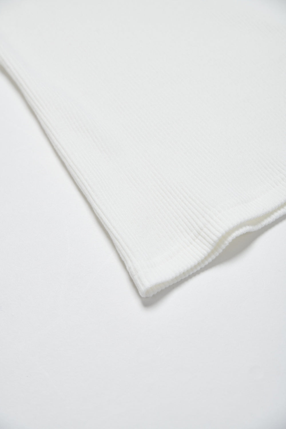 U領坑條工字背心-白