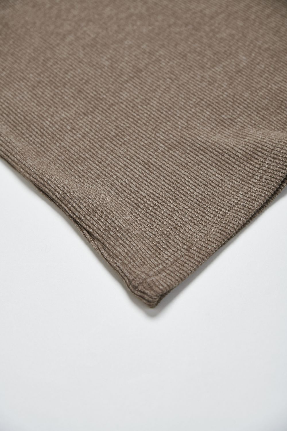 U領坑條工字背心-咖