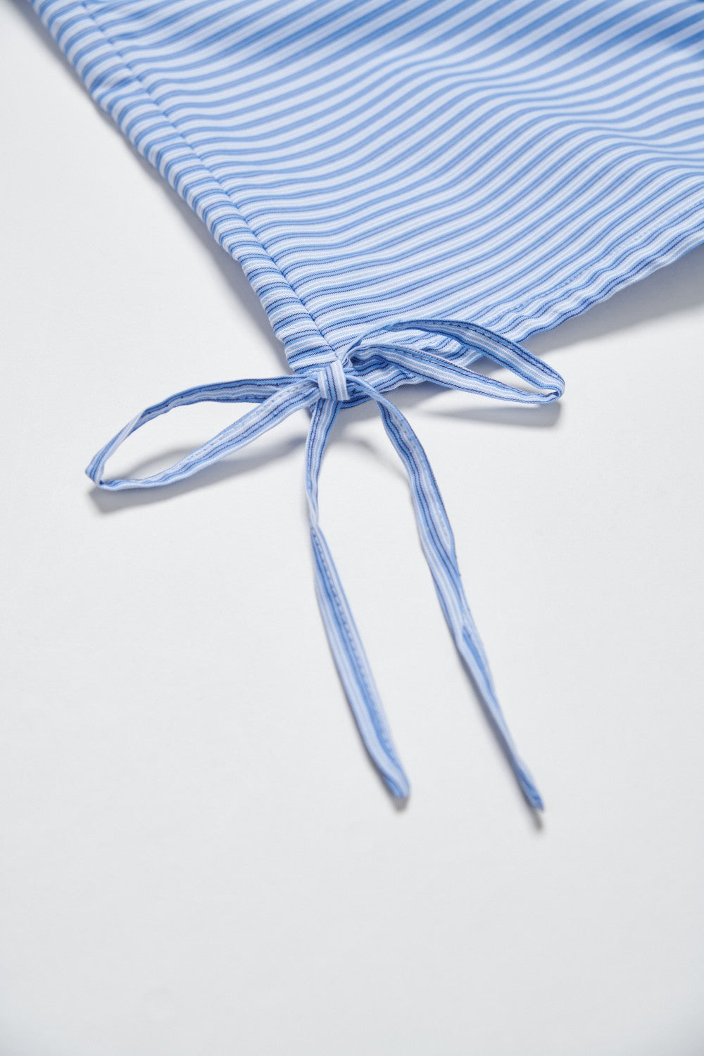 親膚天絲一字領束口上衣-藍色