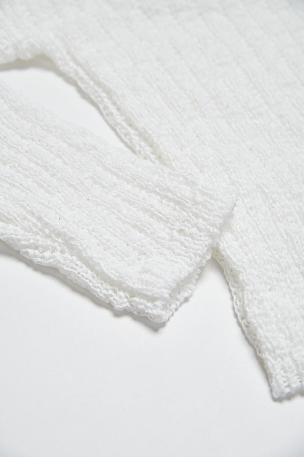 鏤空編織微透感V領寬鬆針織上衣-白