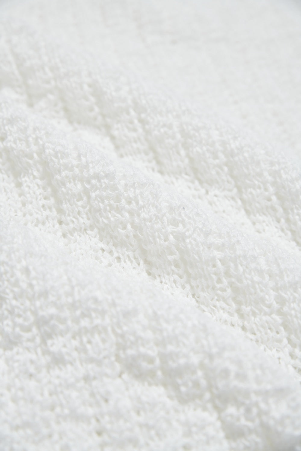 鏤空編織微透感V領寬鬆針織上衣-白