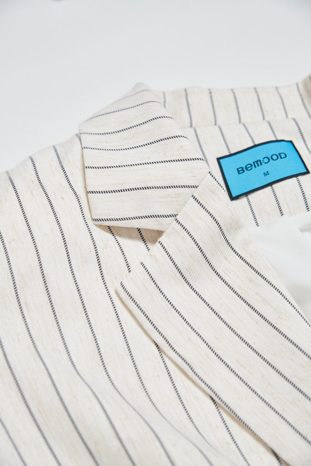 中長版墊肩直條紋西裝外套-卡其