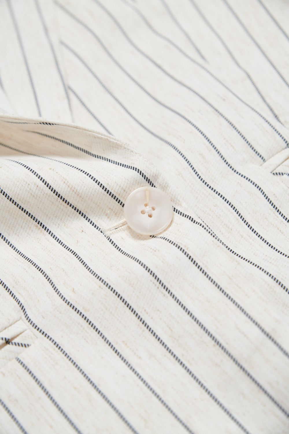 中長版墊肩直條紋西裝外套-卡其