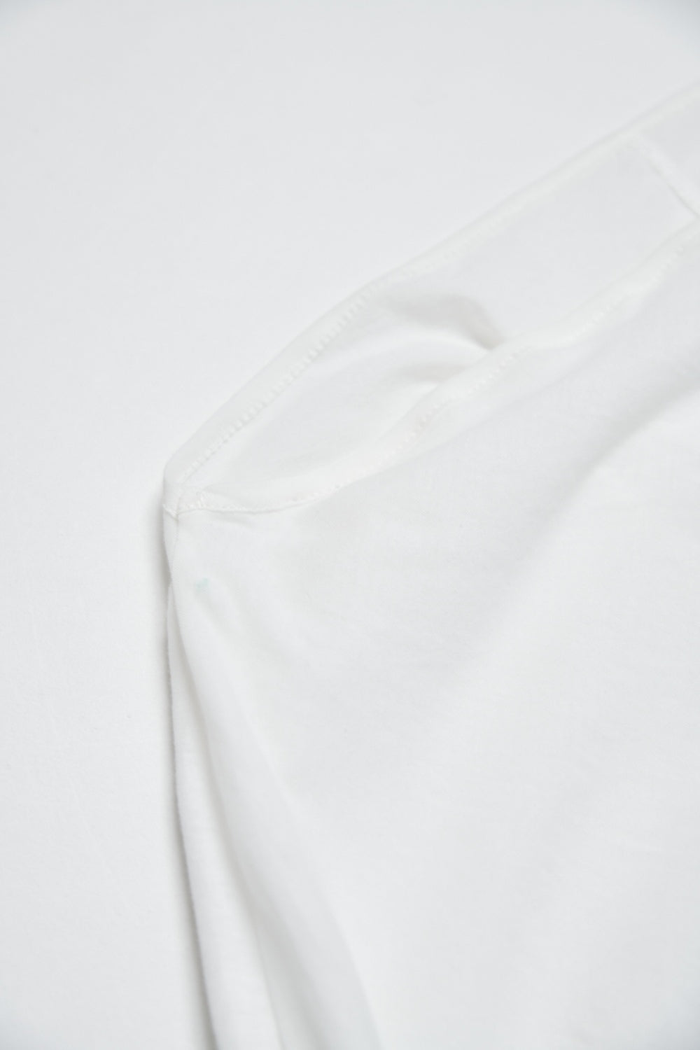 一字斜肩領兩面穿長袖Tee-白