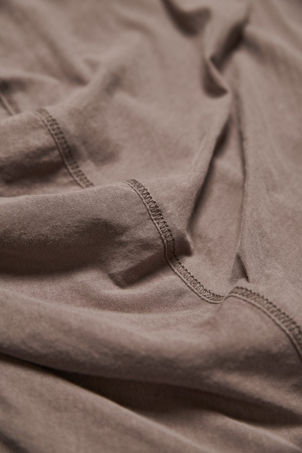 一字斜肩領兩面穿長袖Tee-咖