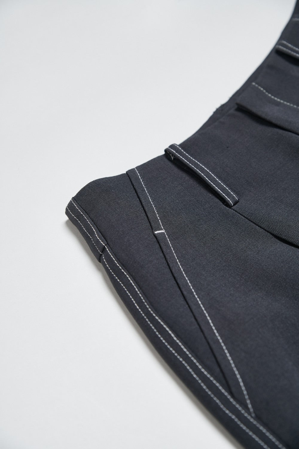 挺感配色壓線抓褶長褲-灰