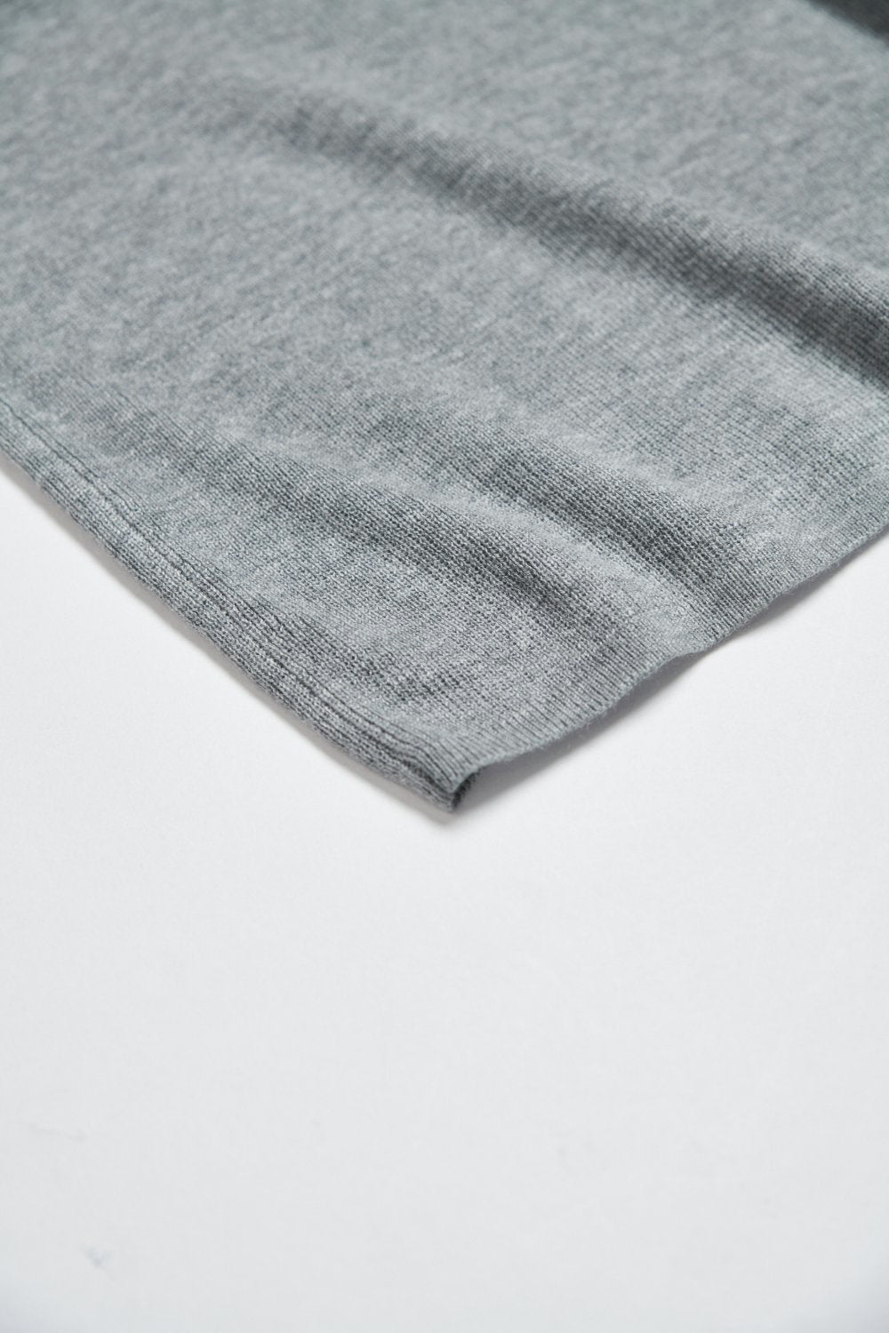 細肩帶柔感羊毛混紡修身針織背心-灰