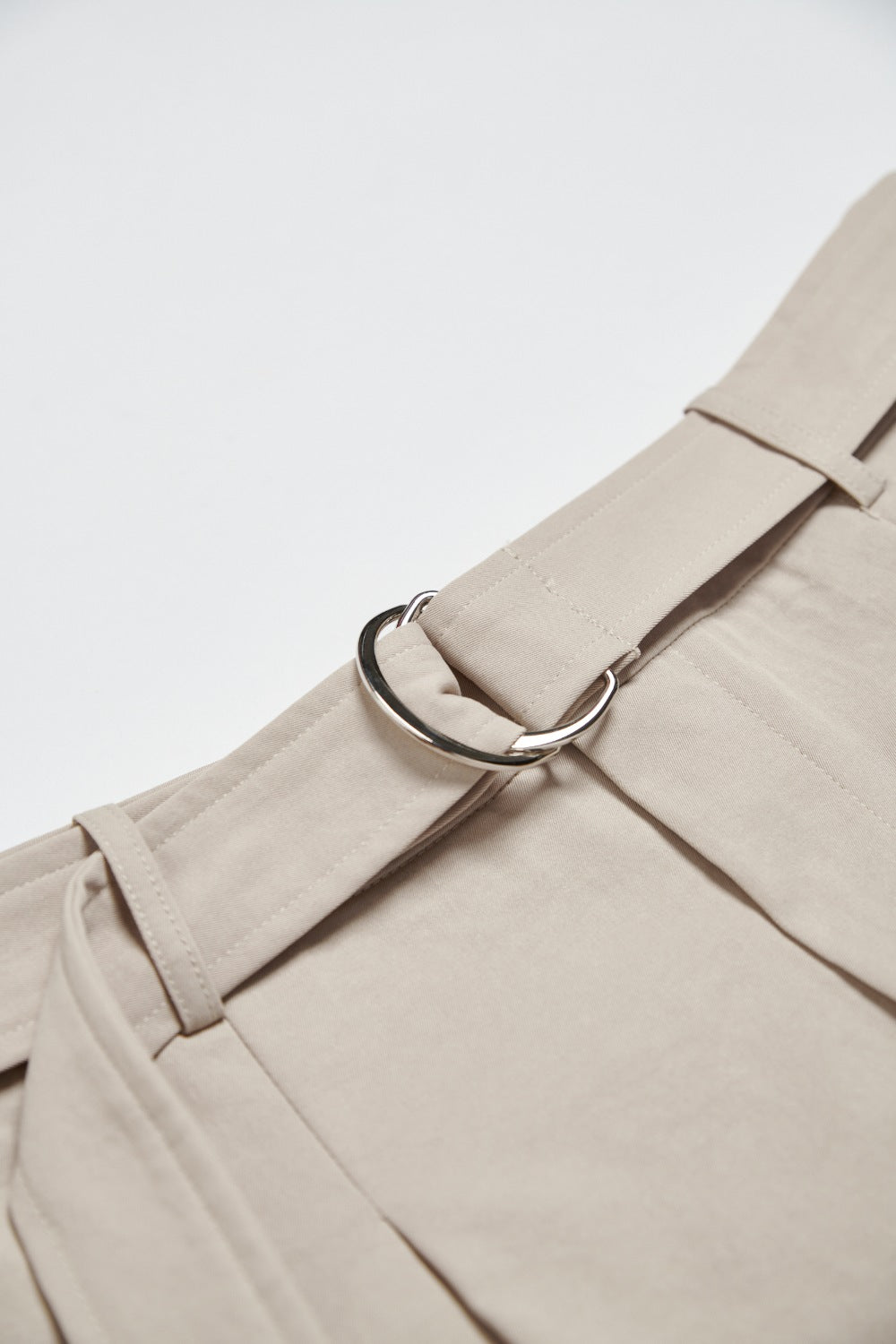 抓褶A-LINE寬短褲(附腰帶)-卡其