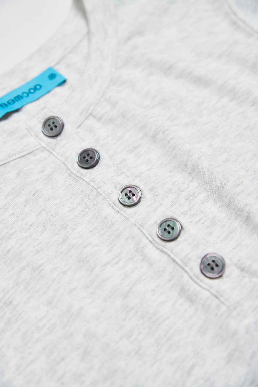 Q彈親膚開釦上衣-灰