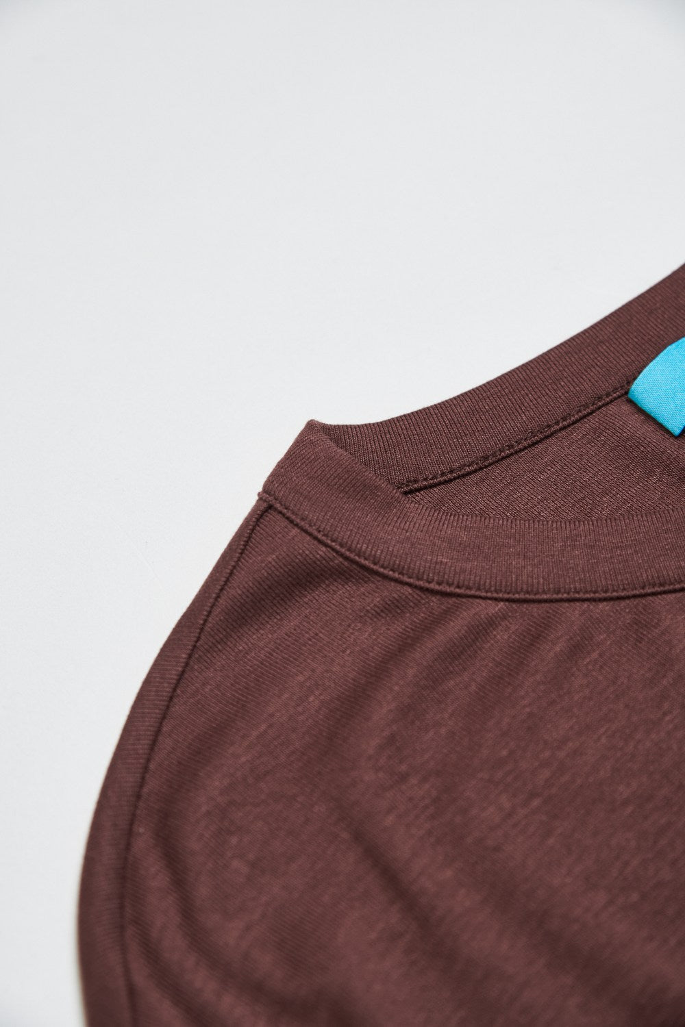 Q彈親膚落肩開釦上衣-咖