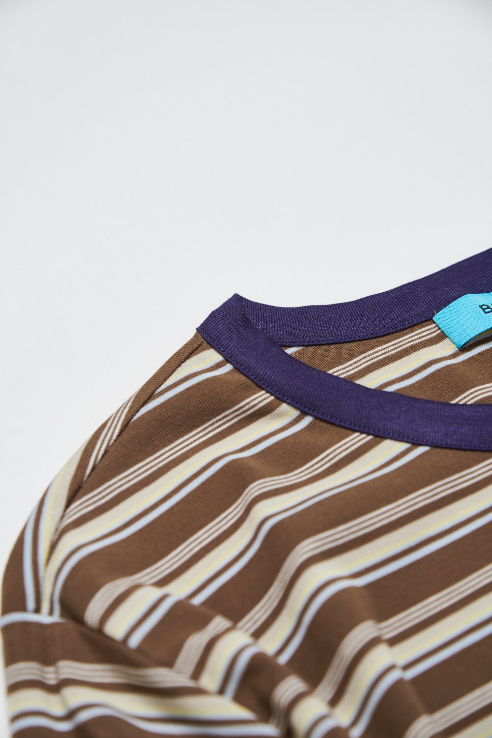 Q彈天絲彩色配條落肩開釦上衣-彩色條