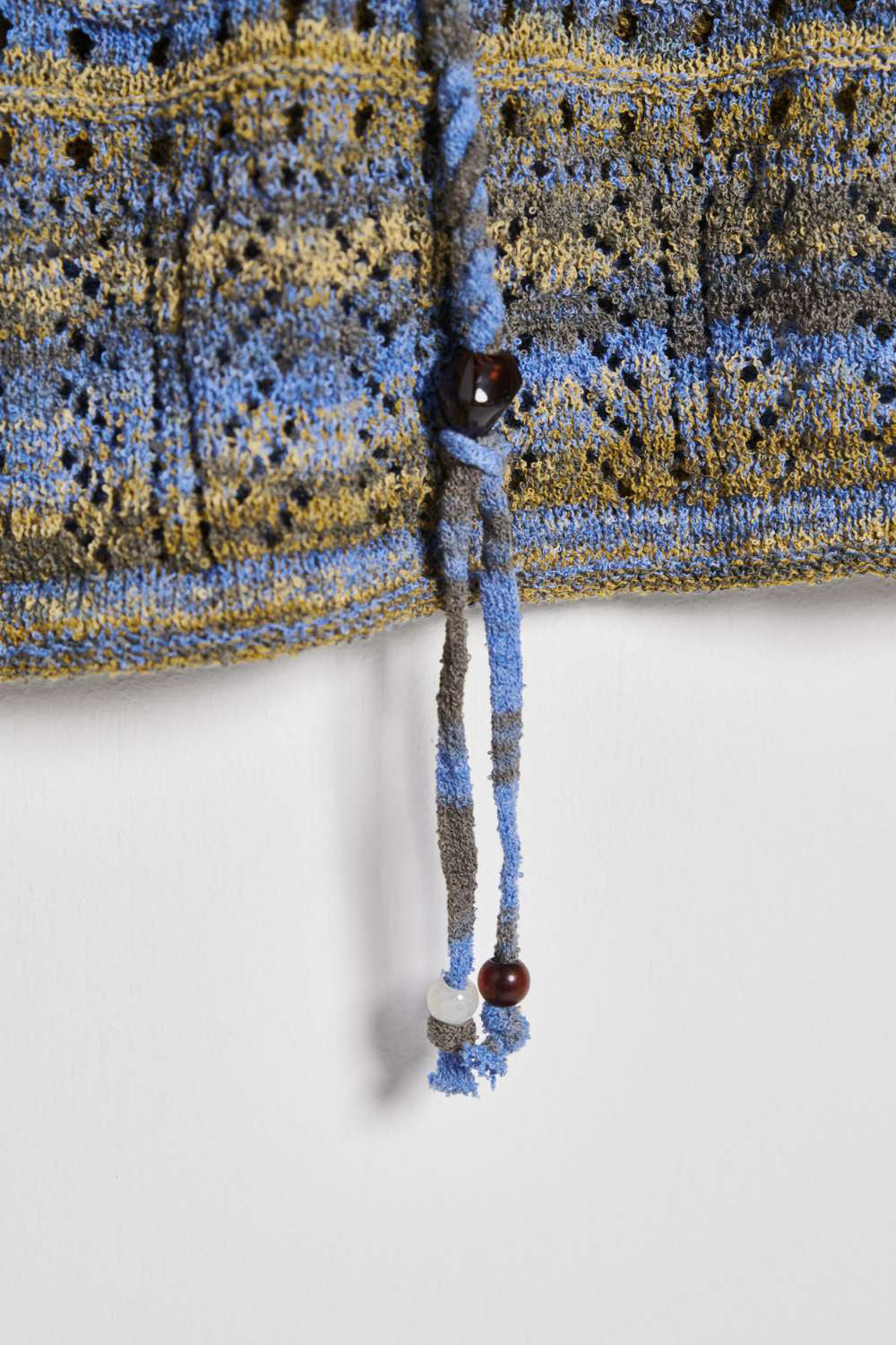 漸層配色鏤空織紋針織毛衣上衣(附綁帶)-藍色