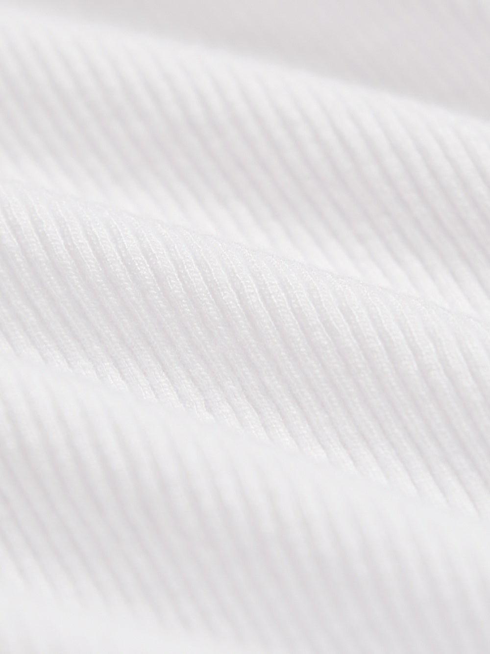 彈力合身短版削肩Bra背心-白