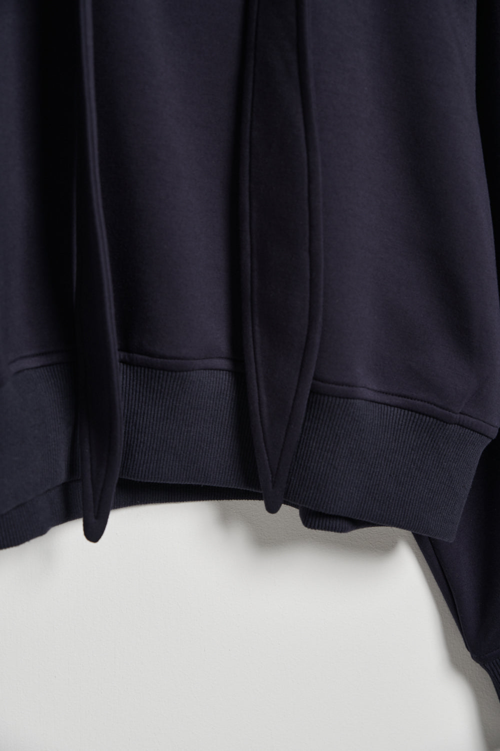 零感空氣棉造型綁帶連帽上衣-藍色